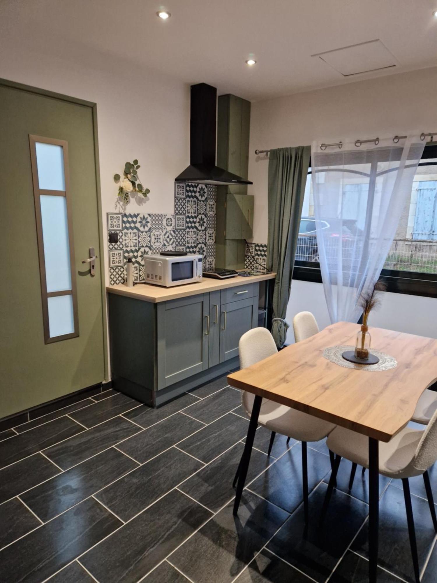 Grand Studio 2 Personnes Saint-Amand-Mont-Rond Exteriér fotografie
